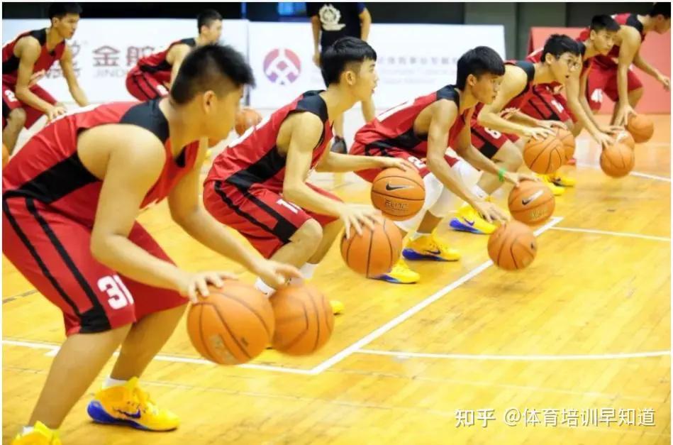 专业篮球教练如何指导球员心理_1